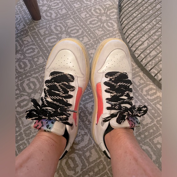 Super cute P448 white, grey, w/sparkly coral, low top sneakers. sz40. - Picture 11 of 12